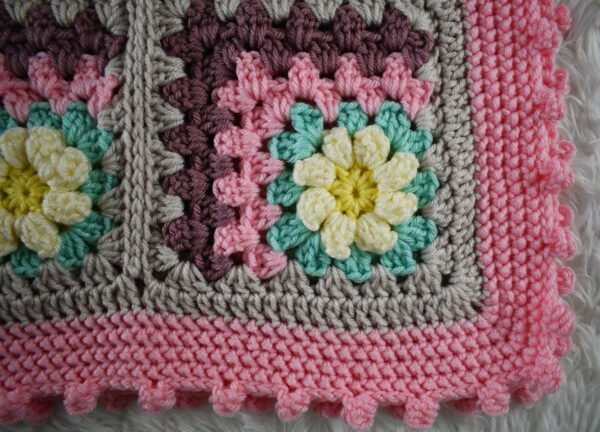 Pink baby blanket daisy set - Image 5