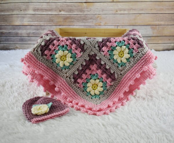 Pink baby blanket daisy set