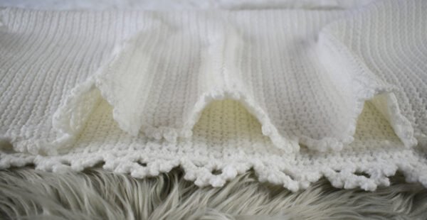 Snowy white mesh baby blanket set - Image 4