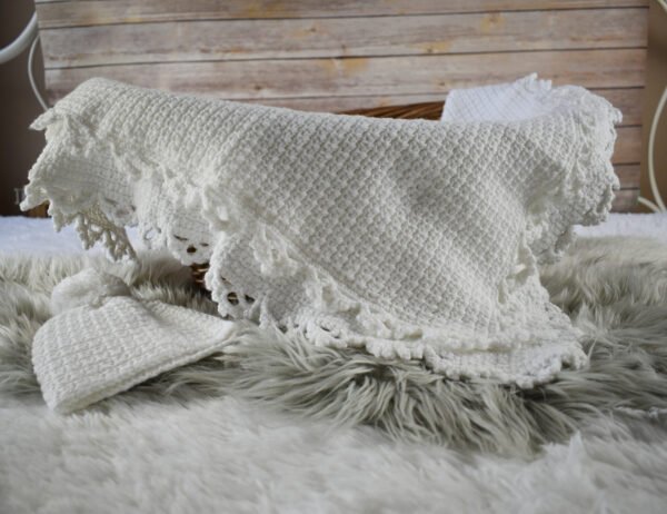 Snowy white mesh baby blanket set - Image 8