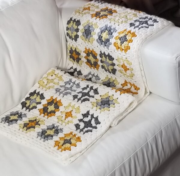 Sunrise granny square blanket - Image 11