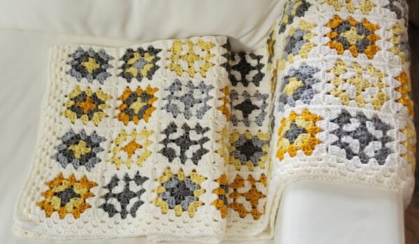 Sunrise granny square blanket - Image 15